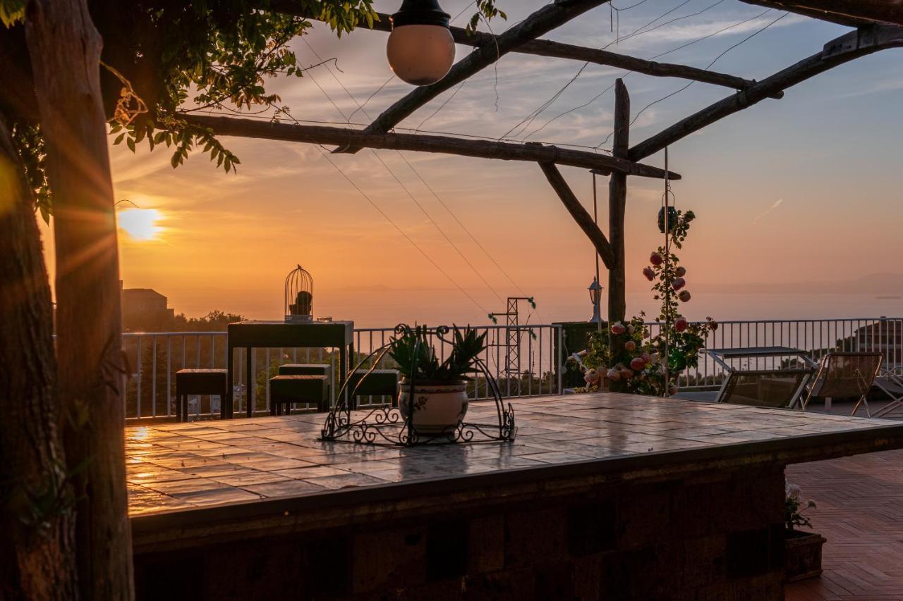 Villa Carolina Sorrento Private Heated Pool And Sea View Exteriör bild